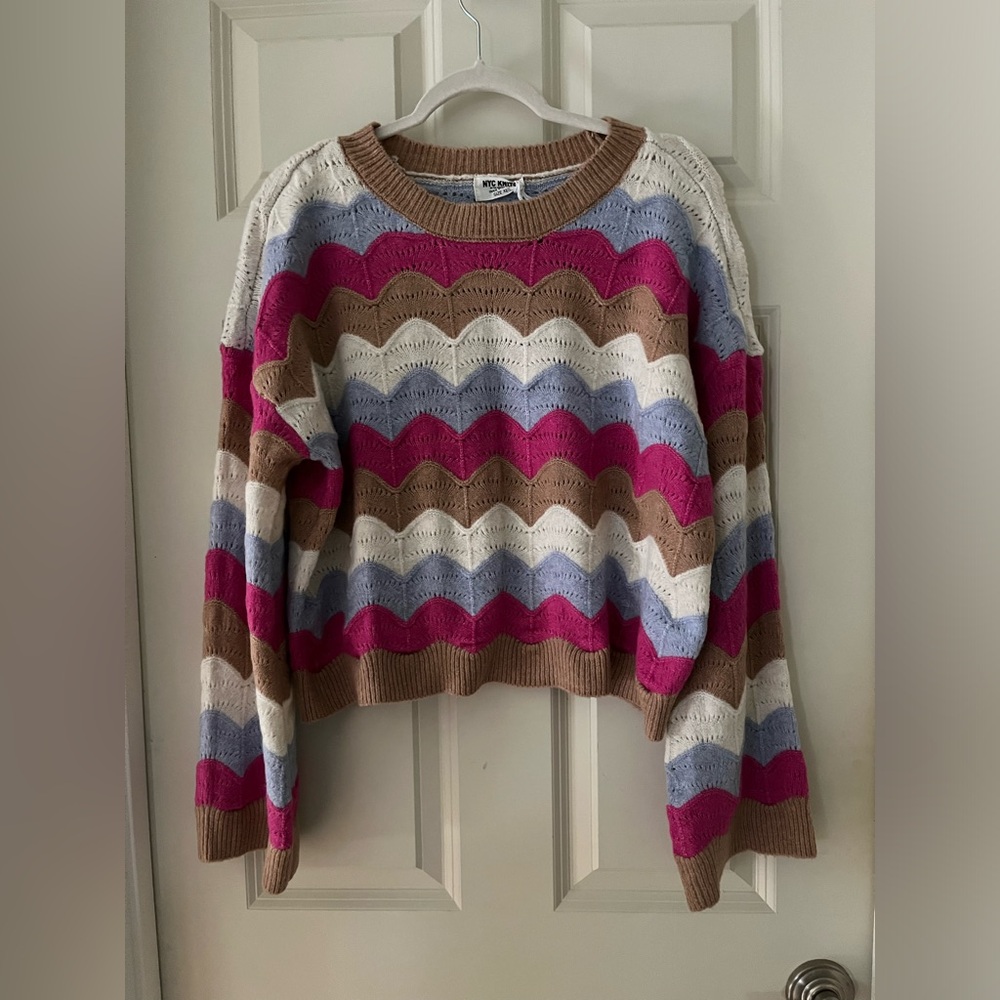 Women’s NWT NYC Knits soft cropped sweater w/bell sleeves blue/brown/pink XL